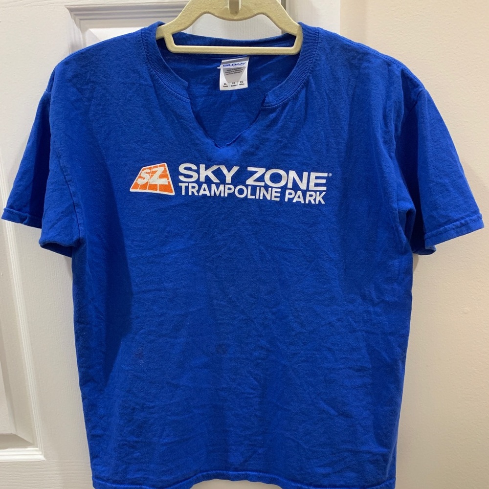 Skyzone royal blue t shirt